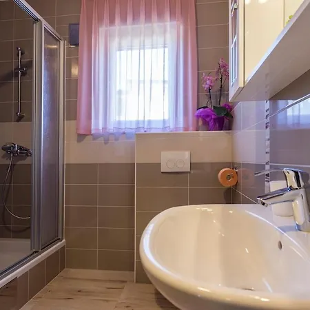 By Istrialux * 반졸레