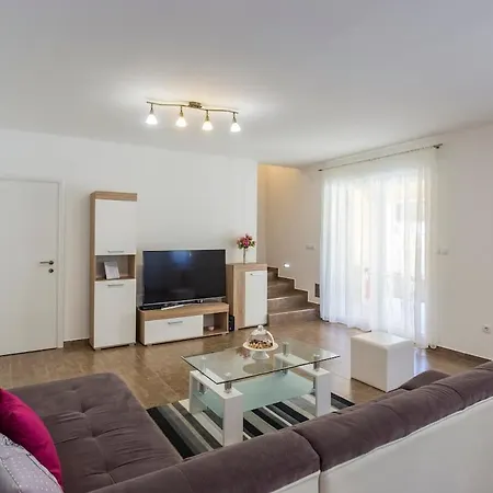 빌라 By Istrialux 반졸레