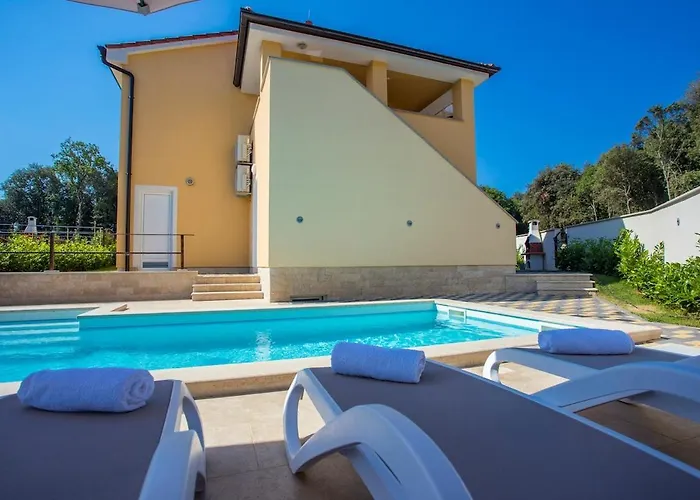 By Istrialux 반졸레