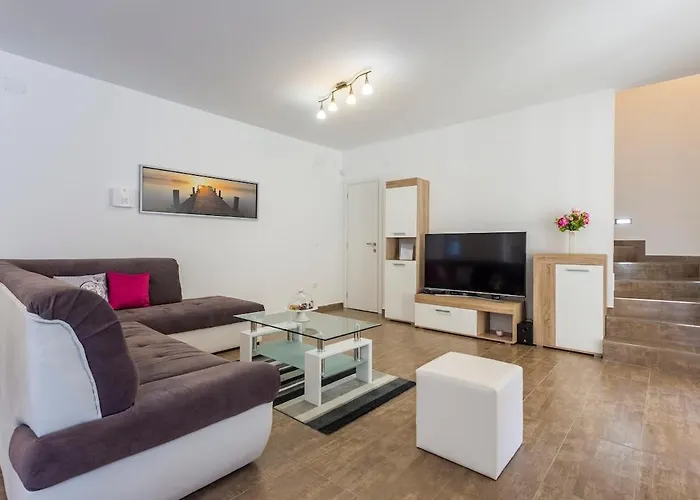 By Istrialux 빌라 반졸레