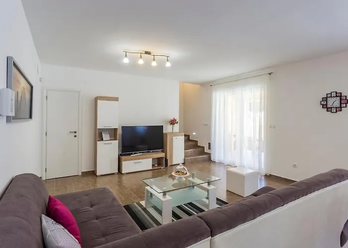 빌라 By Istrialux 반졸레