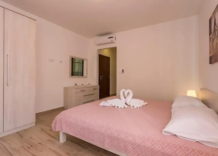 By Istrialux 반졸레